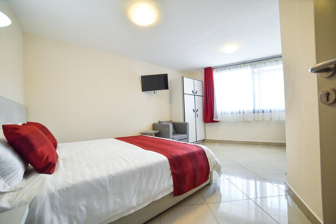 أنتاناناريفو Lova Hotel المظهر الخارجي الصورة