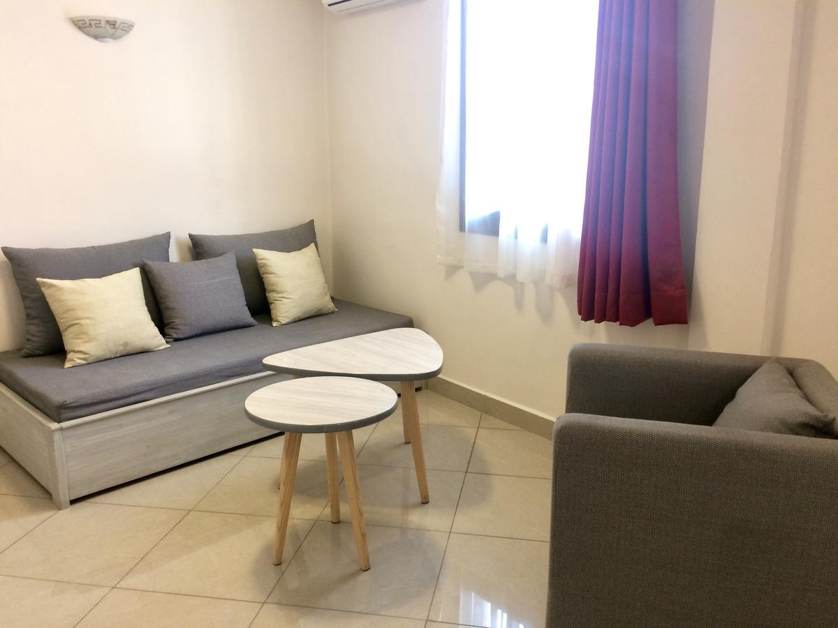 أنتاناناريفو Lova Hotel المظهر الخارجي الصورة